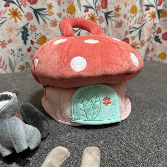 Lambs & Ivy Interactive Plush Mushroom House with Stuffed Animal Toys - Picture 4 of 5
